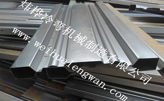 全自動(dòng)車(chē)廂板成型設(shè)備